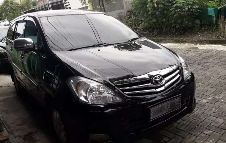 Jawa Timur, Toyota Kijang Innova 2.0 G 2010 kondisi terawat