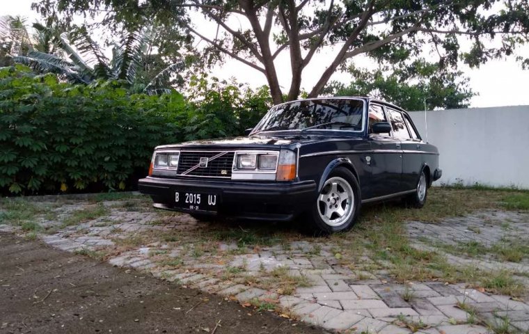 Jual mobil bekas murah Volvo 264 1980 di Jawa Barat