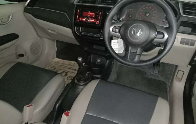 Dijual mobil bekas Honda Brio Satya E, Jawa Timur 