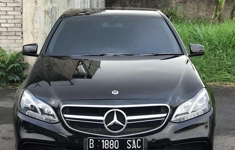 Jual mobil bekas murah Mercedes-Benz E-Class E 200 2010 di Jawa Barat