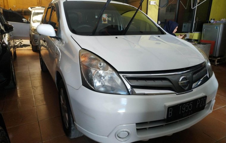 Jual Mobil Bekas Nissan Grand Livina SV 2013 di Bekasi 