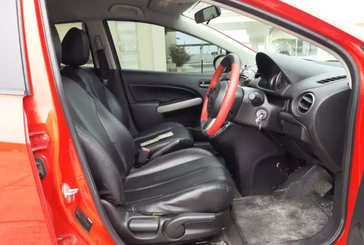 Dijual mobil bekas Mazda 2 R 2014 di DKI Jakarta