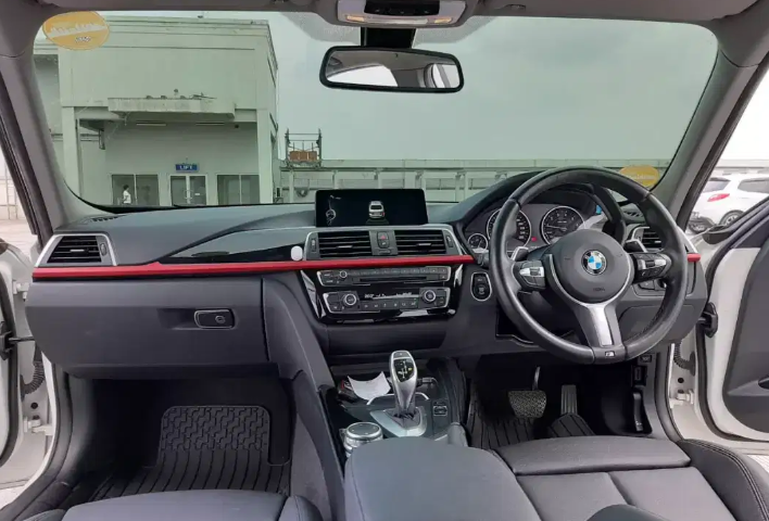 Dijual Cepat BMW 3 Series 320i 2016 di DKI Jakarta