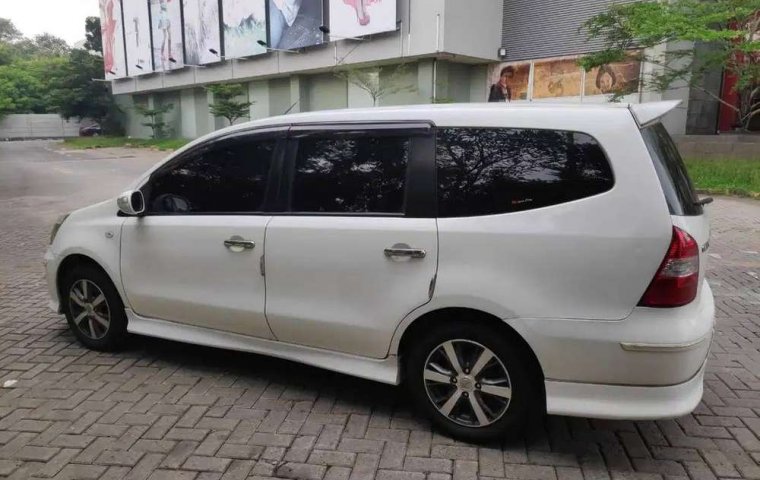 Mobil Nissan Grand Livina 2012 Highway Star terbaik di Jawa Barat