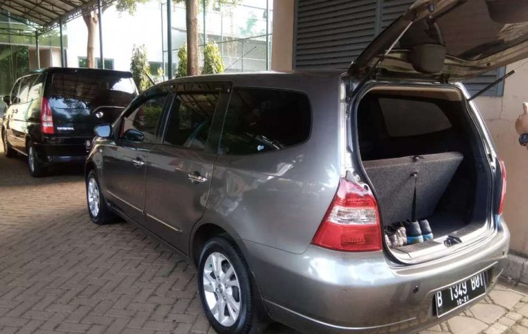 Jual Nissan Grand Livina XV 2011 harga murah di Banten