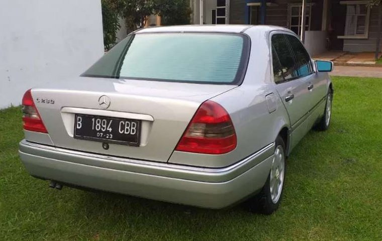 Mobil Mercedes-Benz C-Class 1997 230 terbaik di Banten