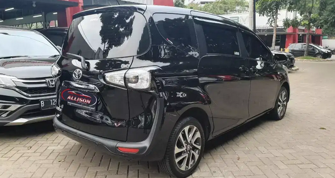 Dijual Mobil Toyota Sienta V 2016 di Tangerang Selatan