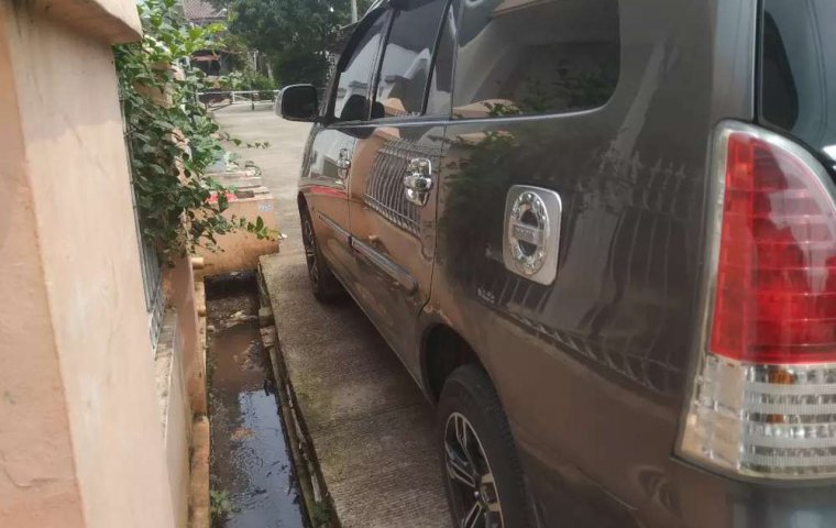 Mobil Toyota Kijang Innova 2011 E 2.0 terbaik di DKI Jakarta