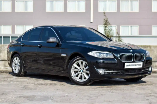 Dijual Cepat BMW 5 Series 520i 2012 terbaik, Jawa Timur