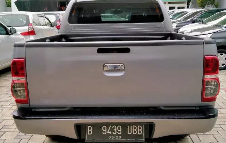 Jual Mobil Bekas Toyota Hilux V AT 2015, Bekasi