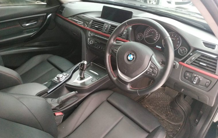 Dijual cepat BMW 3 Series 320i Sport F30 AT 2013 bekas, DIY Yogyakarta