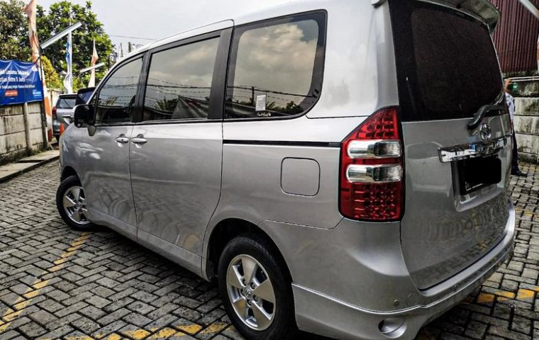 Jual Cepat Mobil Toyota NAV1 V 2013 di DKI Jakarta