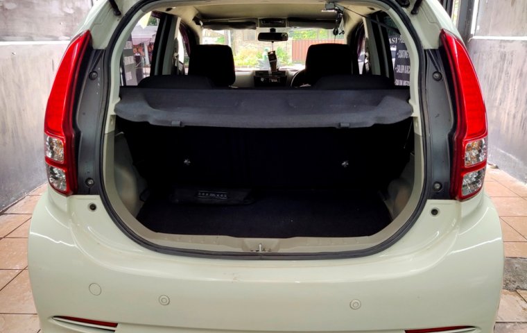 Jual Mobil Daihatsu Sirion 1.3 D Deluxe AT 2012 Putih, DKI Jakarta