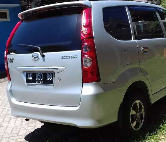 Jawa Timur, jual mobil Daihatsu Xenia Li DELUXE 2007 dengan harga terjangkau