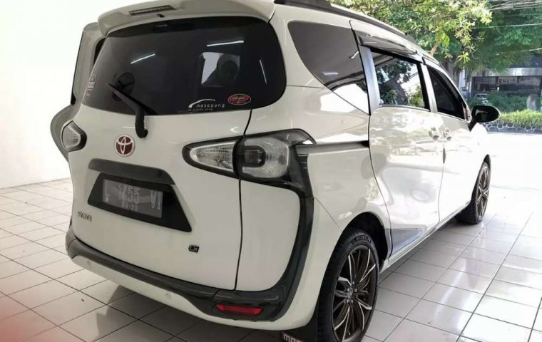 Jual cepat Toyota Sienta G 2017 di Jawa Timur