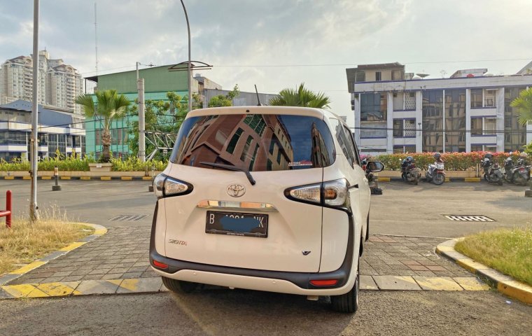 Dijual Cepat Toyota Sienta V AT 2017 di DKI Jakarta