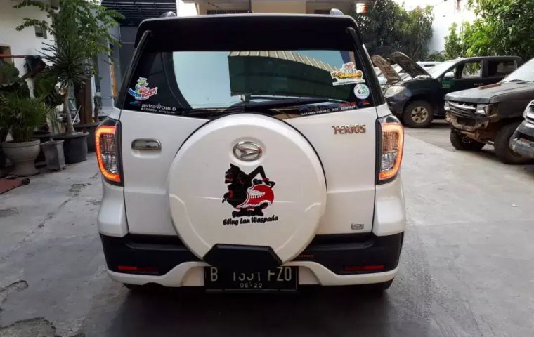 Jual Mobil Daihatsu Terios R 2017 di Bekasi