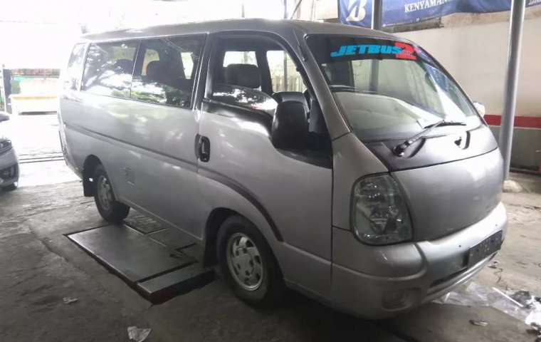 Jawa Timur, Kia Travello 2010 kondisi terawat