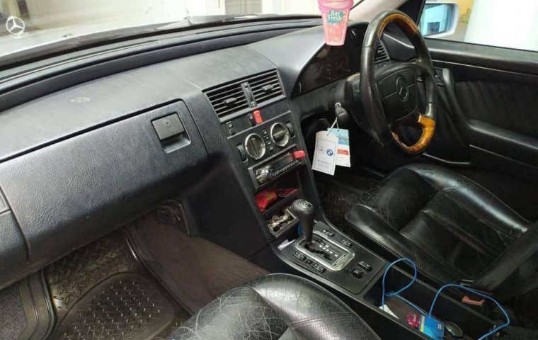 Dijual mobil bekas Mercedes-Benz C-Class C 180, Bali 