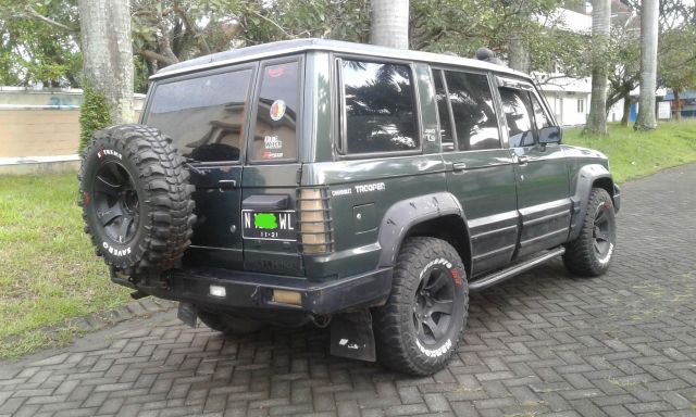 Dijual mobil bekas Chevrolet Trooper 4×4 1991 di Jawa Timur