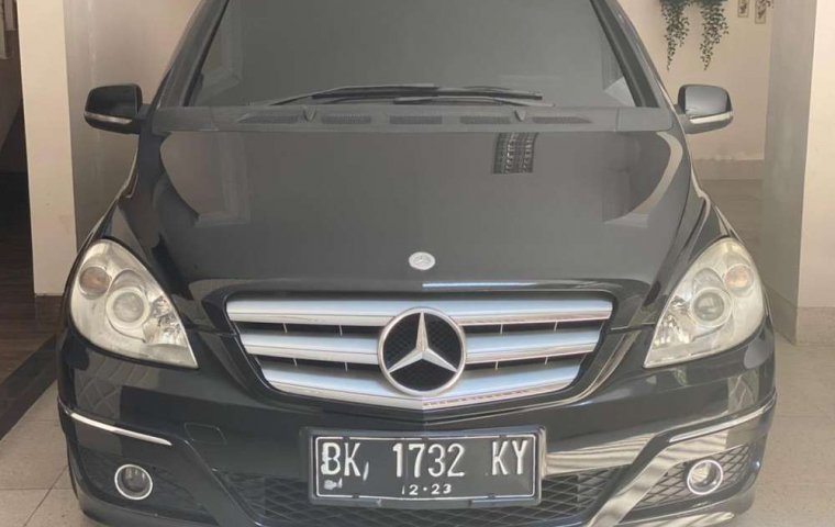 Jual mobil bekas murah Mercedes-Benz B-CLass B 180 2011 di Sumatra Utara