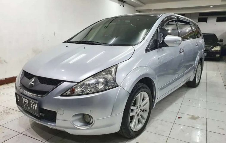 Mobil Mitsubishi Grandis 2010 GT dijual, DKI Jakarta