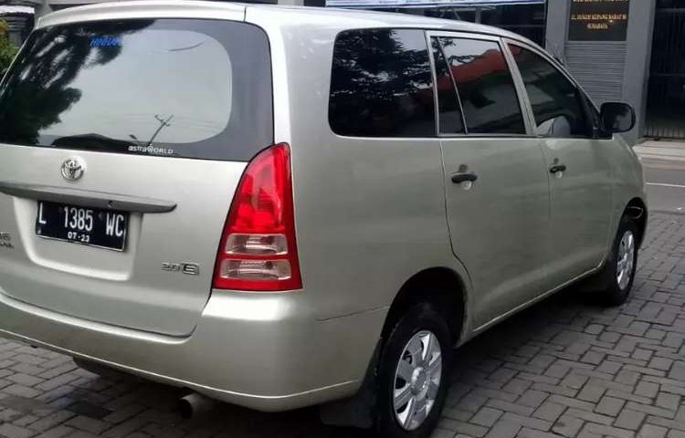 Jual mobil Toyota Kijang Innova E 2.0 2006 bekas, Jawa Timur
