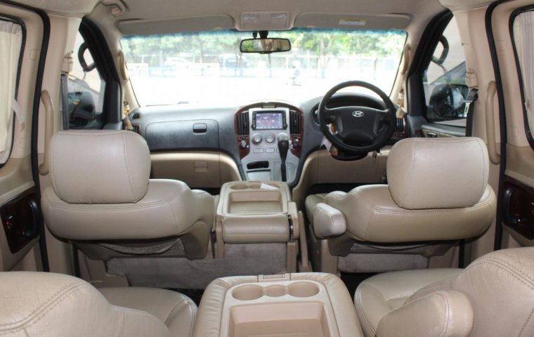 Dijual cepat Hyundai H-1 XG 2010 Silver, DKI Jakarta