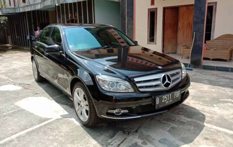 Jual cepat Mercedes-Benz C-Class C200 2010 di Banten