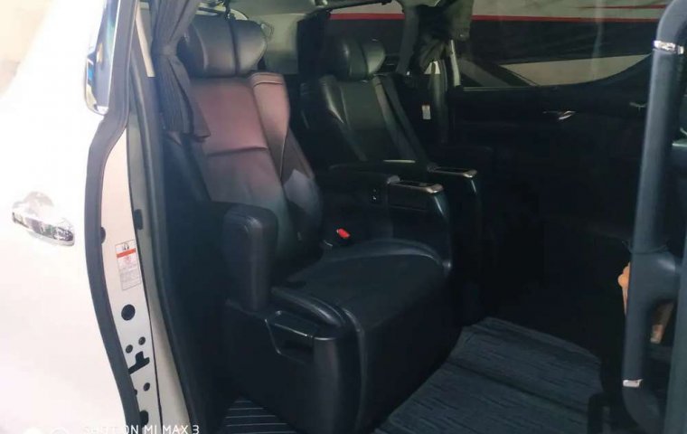 Jawa Timur, Toyota Vellfire G 2015 kondisi terawat