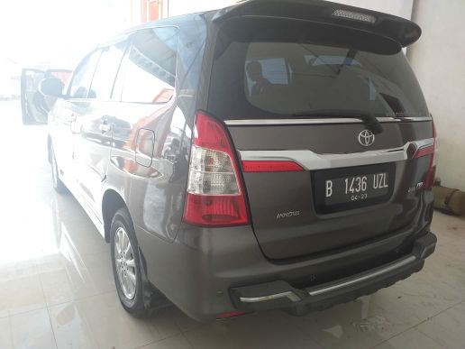 Dijual Mobil Toyota Kijang Innova V 2013 di Bekasi