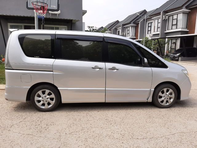 Dijual mobil Nissan Serena Highway Star 2013 di Tangerang Selatan