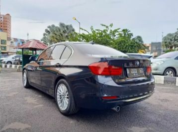 Dijual mobil BMW 3 Series 320i F30 Luxury AT 2014 di DKI Jakarta