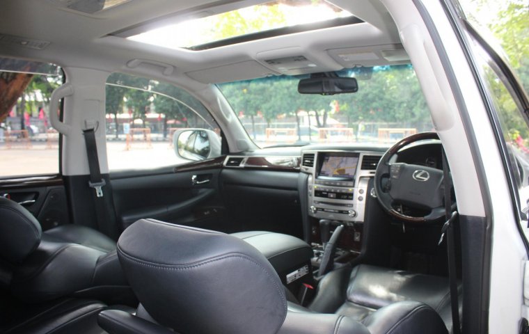 Dijual mobil Lexus LX 570 A/T Putih 2012, DKI Jakarta