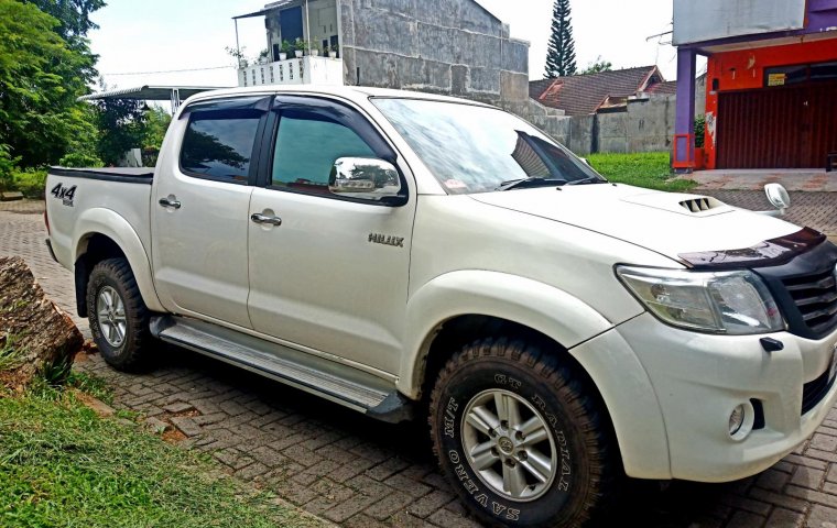 Jual Mobil Toyota Hilux D Cab 2013 Bekas di Sumatra Utara