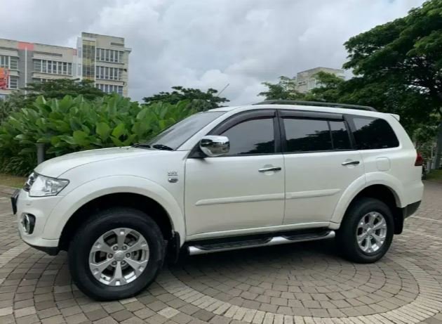 Jual Mobil Mitsubishi Pajero Sport Dakar 2015 di Bekasi