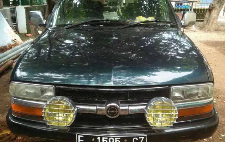 Jawa Barat, Chevrolet Blazer 2000 kondisi terawat