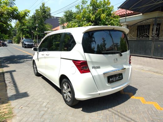 Dijual cepat mobil Honda Freed PSD 2010 di Jawa Timur