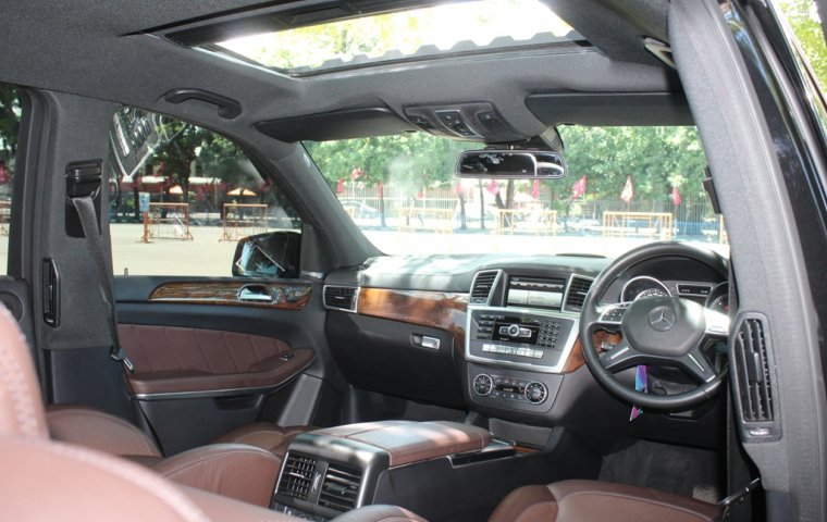 Dijual Cepat Mercedes-Benz GL 400 2014 Terawat di DKI Jakarta