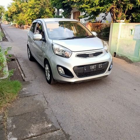 Dijual cepat mobil Kia Picanto SE 3 2012 di Jawa Timur