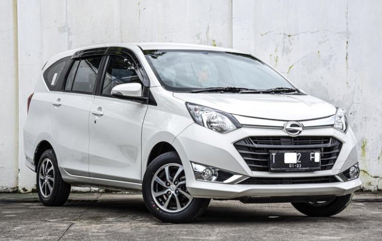 Jual Mobil Daihatsu Sigra R 2017 di Depok