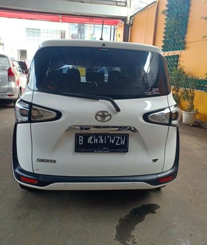 Jual Mobil Toyota Sienta V 2017 DP 15JT di Bekasi