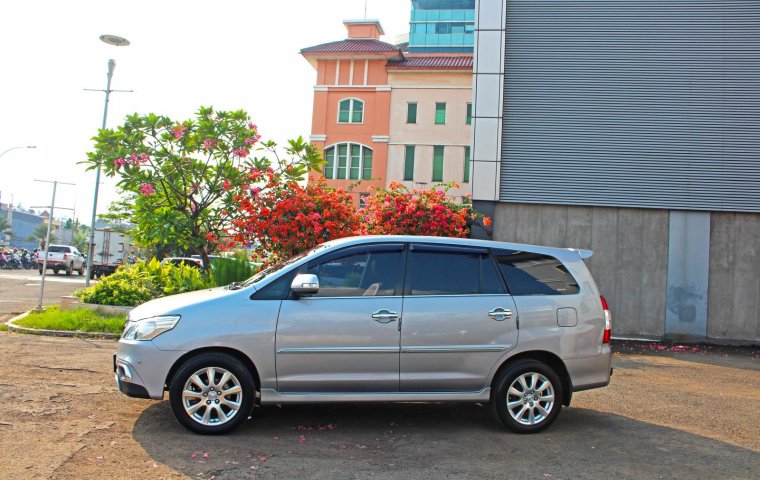 Dijual mobil bekas Toyota Kijang Innova V 2014 di DKI Jakarta