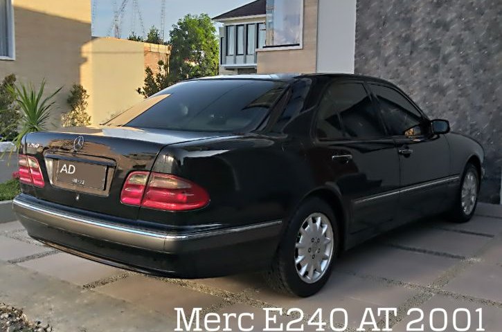 Dijual Mobil Mercedes-Benz E-Class E 240 AT 2001 Elegance di Jawa Tengah