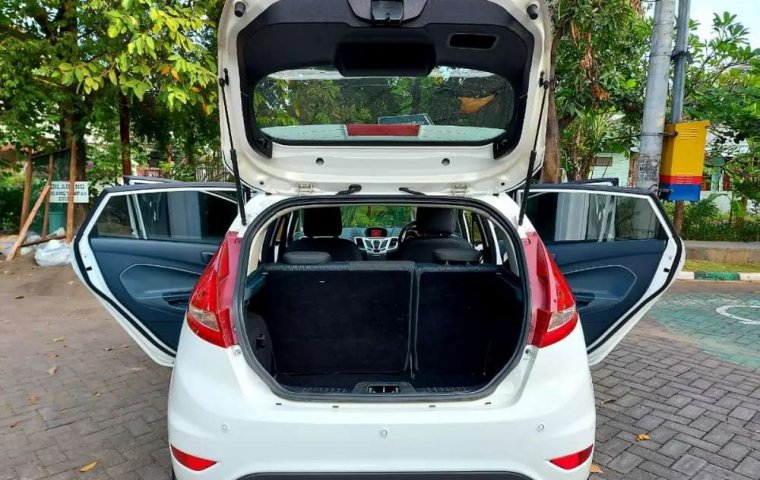 Jawa Timur, Ford Fiesta S 2012 kondisi terawat