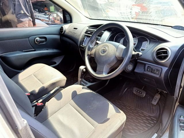 Dijual Mobil Bekas Nissan Grand Livina SV 2013 di Bogor