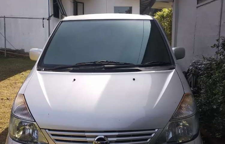 Jawa Barat, Nissan Serena Highway Star 2009 kondisi terawat