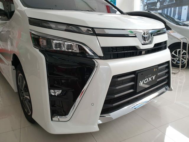 Ready Stock Toyota Voxy 