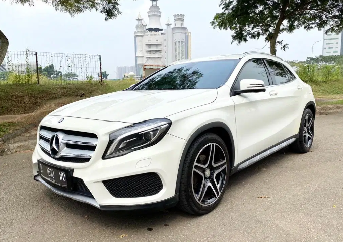 Dijual Mobil Bekas Mercedes-Benz GLA 200 2014 di Tangerang