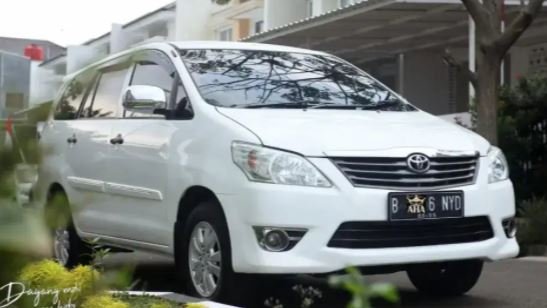 Dijual Mobil Toyota Kijang Innova E 2013 Bekas di DKI Jakarta